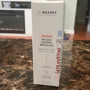 Dr. Brandt Microdermabrasion Face Exfoliator - White with Red Accents